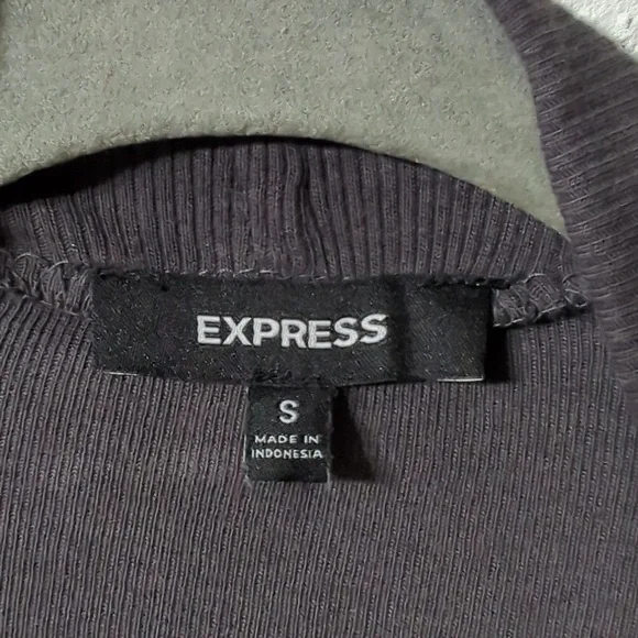 🚨3/$15 Express Gray Ruffle Cardigan - Picture 2 of 6